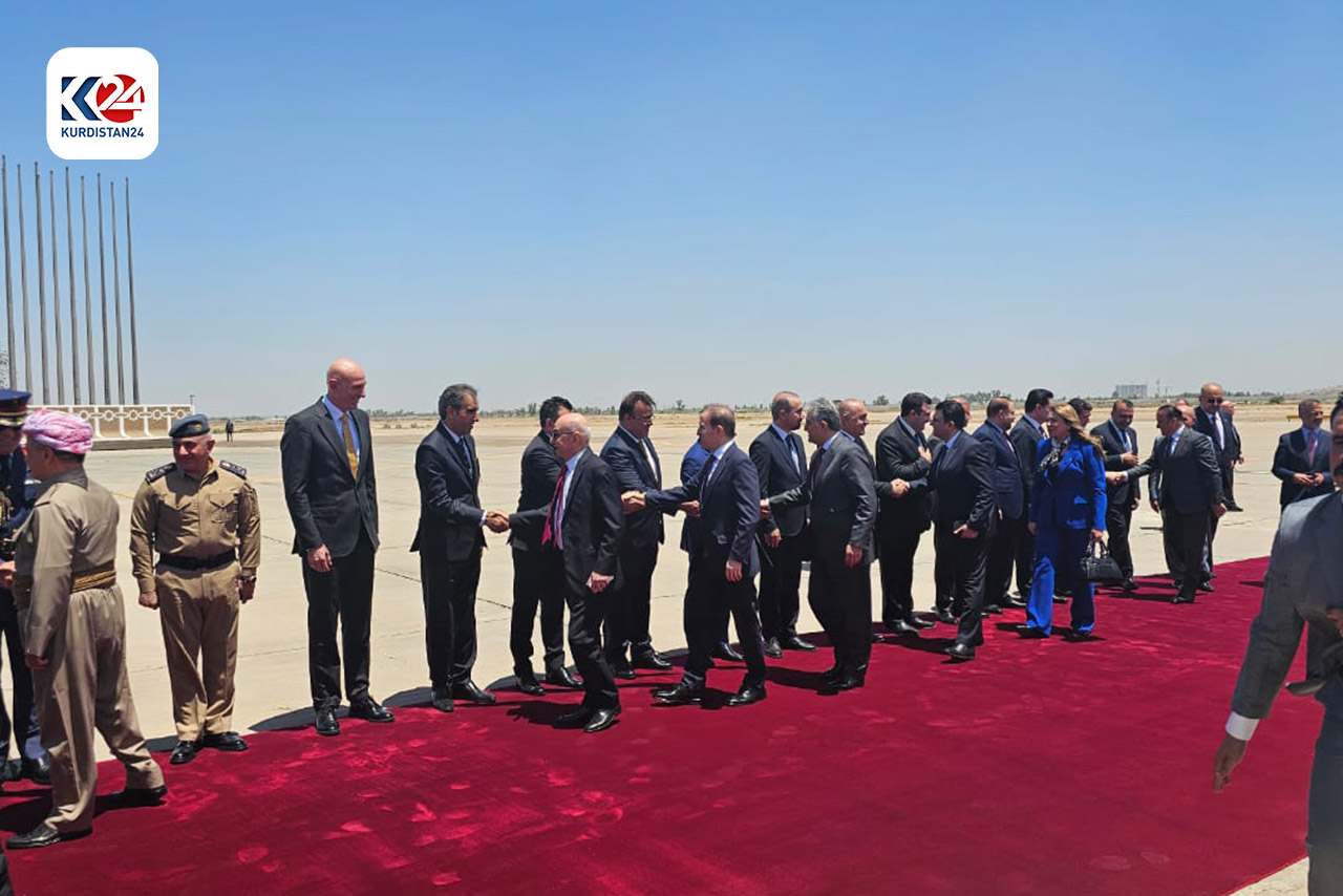 پێشوازیکردنی سەرۆک بارزانی لە فڕۆکەخانەی نێودەوڵەتیی بەغدا (وێنە: شڤان جەباری - کوردستان24)